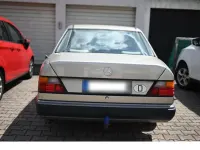 Gebraucht Mercedes E260 160 PS (117 kW) 1990 Beige Limousine