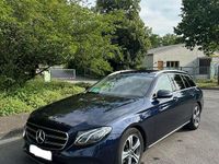 Gebraucht Mercedes E220 194 PS (142 kW) 2019 Blau Kombi
