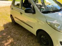 Gebraucht Hyundai i10 70 PS (51 kW) 2011 Weiß Kleinwagen