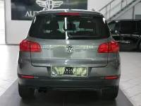 Gebraucht VW Tiguan Sportline 140 PS (102 kW) 2013 Grau SUV