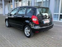 Gebraucht Mercedes A160 95 PS (69 kW) 2009 Kosmosschwarz  metalliclack Kleinwagen