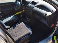 Gebraucht Peugeot 206 75 PS (55 kW) 2002 Silber Limousine