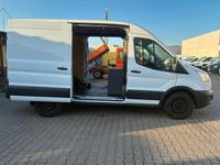 Gebraucht Ford Transit Trend 131 PS (96 kW) 2018 Weiß Van / Kleinbus