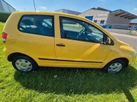 Gebraucht VW Fox 54 PS (39 kW) 2005 Gelb Kleinwagen