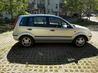 Usata Ford Fusion 82 CV (60 kW) 2002 Argento Utilitaria