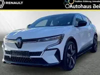 Używany Renault Megane E-Tech Techno 161 kW (220 KM) 2023 Biały Sedan/Limuzyna