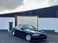 Gebraucht BMW 323 Basis 170 PS (125 kW) 1997 Blau Limousine