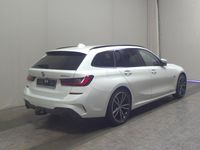 Gebraucht BMW 330e M Sport 252 PS (185 kW) 2021 Alpinweiss Kombi