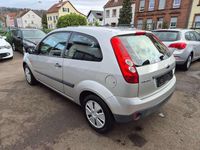 Gebraucht Ford Fiesta Basis 69 PS (50 kW) 2007 Polarsilber metallic Kleinwagen