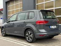 Gebraucht VW Touran Sport 150 PS (110 kW) 2023 Delfingrau metallic Van / Kleinbus
