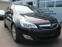 Gebraucht Opel Astra Design Edition 110 PS (80 kW) 2011 Mahogany brown (p2/so) Kombi