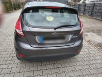 Gebraucht Ford Fiesta Celebration 80 PS (58 kW) 2016 Grau Kleinwagen