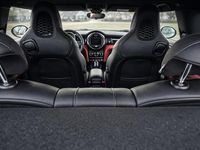 Second-hand Mini John Cooper Works 231 CP (169 kW) 2018 Negru Hatchback