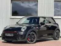 Gebraucht Mini John Cooper Works 231 PS (169 kW) 2019 Midnight black metallic Kleinwagen