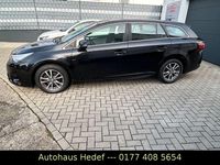Gebraucht Toyota Avensis Comfort 111 PS (81 kW) 2016 Schwarz Limousine