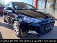 Gebraucht Hyundai i20 Classic 75 PS (55 kW) 2016 Schwarz Limousine