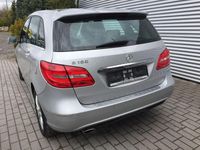 Gebraucht Mercedes B180 122 PS (89 kW) 2012 Silber Van / Kleinbus
