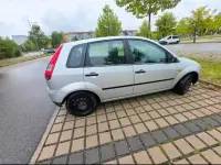 Gebraucht Ford Fiesta 85 PS (62 kW) 2004 Silber Kleinwagen