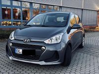 Gebraucht Hyundai i10 Trend 87 PS (63 kW) 2017 Grau Kleinwagen