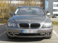 gebraucht BMW 740 E65 i V8 306 PS Facelift in Sterlinggrau-metallic