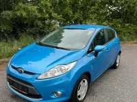 Gebraucht Ford Fiesta Titanium 82 PS (60 kW) 2011 Blau Kleinwagen