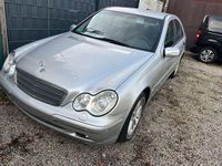Gebraucht Mercedes C200 Classic 163 PS (119 kW) 2002 Silber Limousine