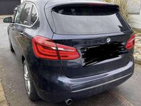 Gebraucht BMW 218 Luxury Line 150 PS (110 kW) 2016 Imperialblau brillanteffekt Van / Kleinbus