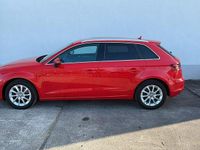 Gebraucht Audi A3 Attraction 150 PS (110 kW) 2015 Rot Limousine