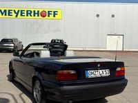 Gebraucht BMW 318 Cabriolet Basis 116 PS (85 kW) 1997 Violet Cabrio