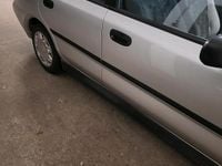 Gebraucht Mitsubishi Carisma 90 PS (66 kW) 1998 Grau Limousine