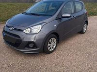 Gebraucht Hyundai i10 Trend 67 PS (49 kW) 2016 Grau Kleinwagen