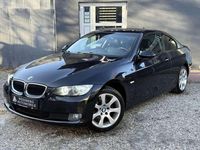 Gebraucht BMW 320 177 PS (130 kW) 2010 Schwarz Coupé