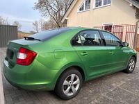 Gebraucht Skoda Rapid Ambition 105 PS (77 kW) 2013 Grün Kleinwagen