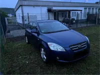 Usado Kia Ceed 126 HP (92 kW) 2008 Azul Citadino