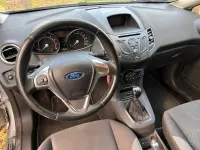 Usata Ford Fiesta 80 CV (58 kW) 2015 Argento Utilitaria