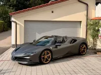 Gebraucht Ferrari SF90 999 PS (734 kW) 2024 Grau Cabrio