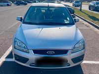 Gebraucht Ford Focus 115 PS (84 kW) 2005 Silber Limousine