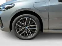 Neu BMW 230 M Sport 326 PS (239 kW) 2026 Skyscraper grau Van / Kleinbus
