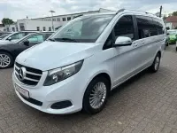 Gebraucht Mercedes V220 Edition 163 PS (119 kW) 2016 Blau Van / Kleinbus