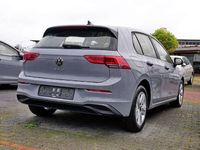 Gebraucht VW Golf VIII Life 131 PS (96 kW) 2023 Grau Limousine