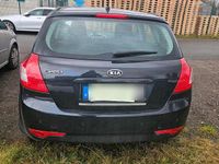 Gebraucht Kia Ceed 120 PS (88 kW) 2010 Schwarz Kleinwagen