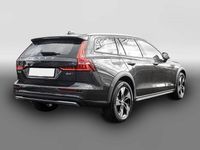 Gebraucht Volvo V60 CC Plus 197 PS (144 kW) 2023 Grau Kombi