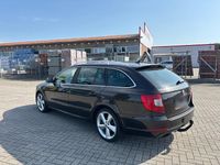 Gebraucht Skoda Superb 170 PS (125 kW) 2012 Kombi