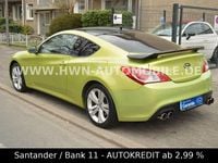 Second-hand Hyundai Genesis 213 CP (156 kW) 2010 Verde Coupe