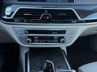 Gebraucht BMW 740L 320 PS (235 kW) 2017 Grau Limousine