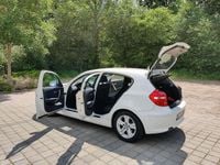 Używany BMW 116 Basis 116 KM (85 kW) 2011 Biały Hatchback