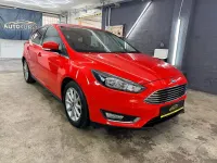 Gebraucht Ford Focus Titanium 125 PS (91 kW) 2018 Rot Limousine