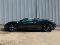Gebraucht Ferrari 296 829 PS (609 kW) 2023 Grün Cabrio