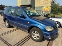Gebraucht Mercedes ML270 163 PS (119 kW) 2001 Jaspisblau  metalliclack SUV