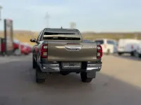 Neu Toyota HiLux Executive 204 PS (150 kW) 2025 Bronze Pickup